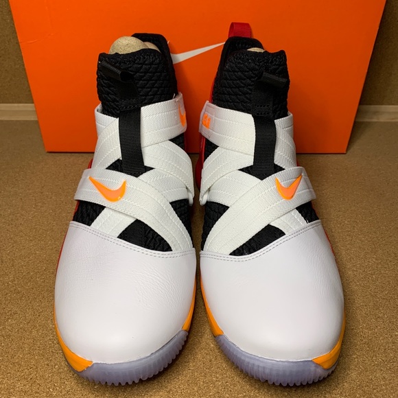 Nike LeBron Soldier XII (GS) Basketball Shoes - Picture 2 of 7